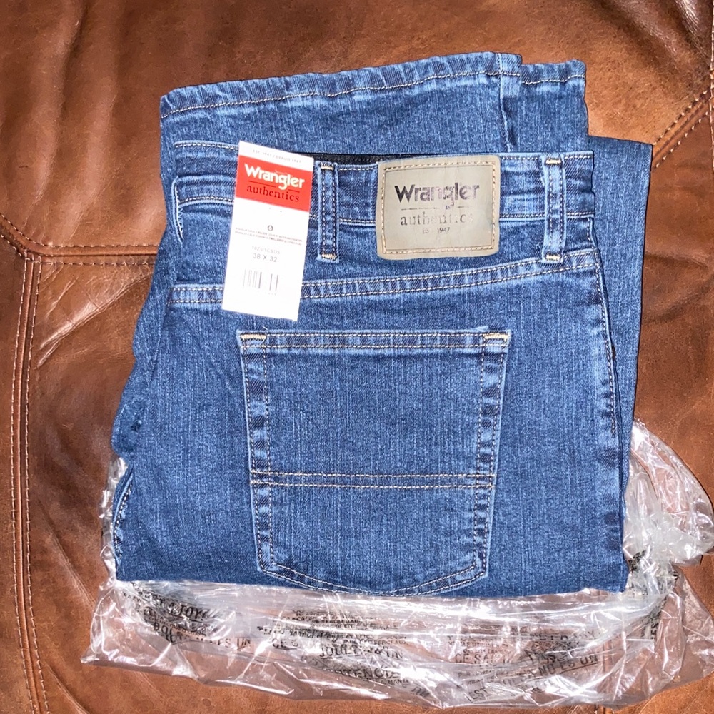 Men’s Wrangler Authentics Jeans